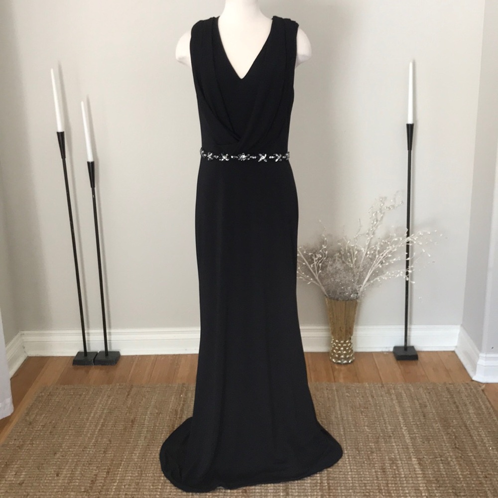 2️⃣ Val Stefani Black sleeveless cowel dress NWOT